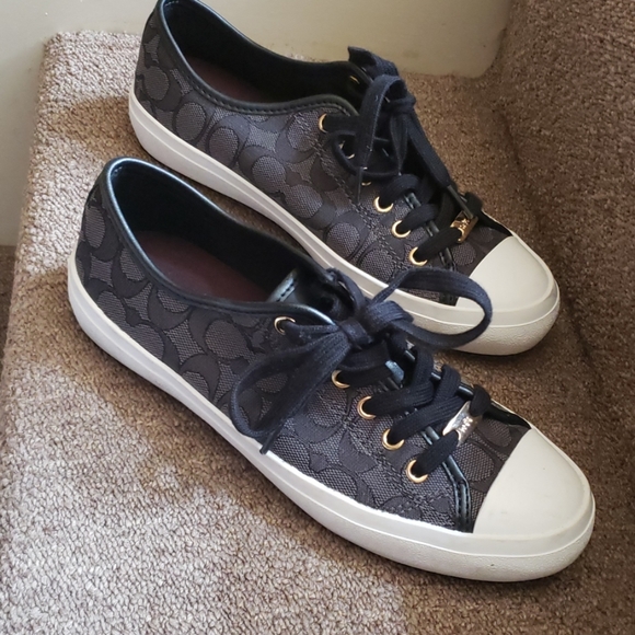 Shoes - Picture 1 of 1